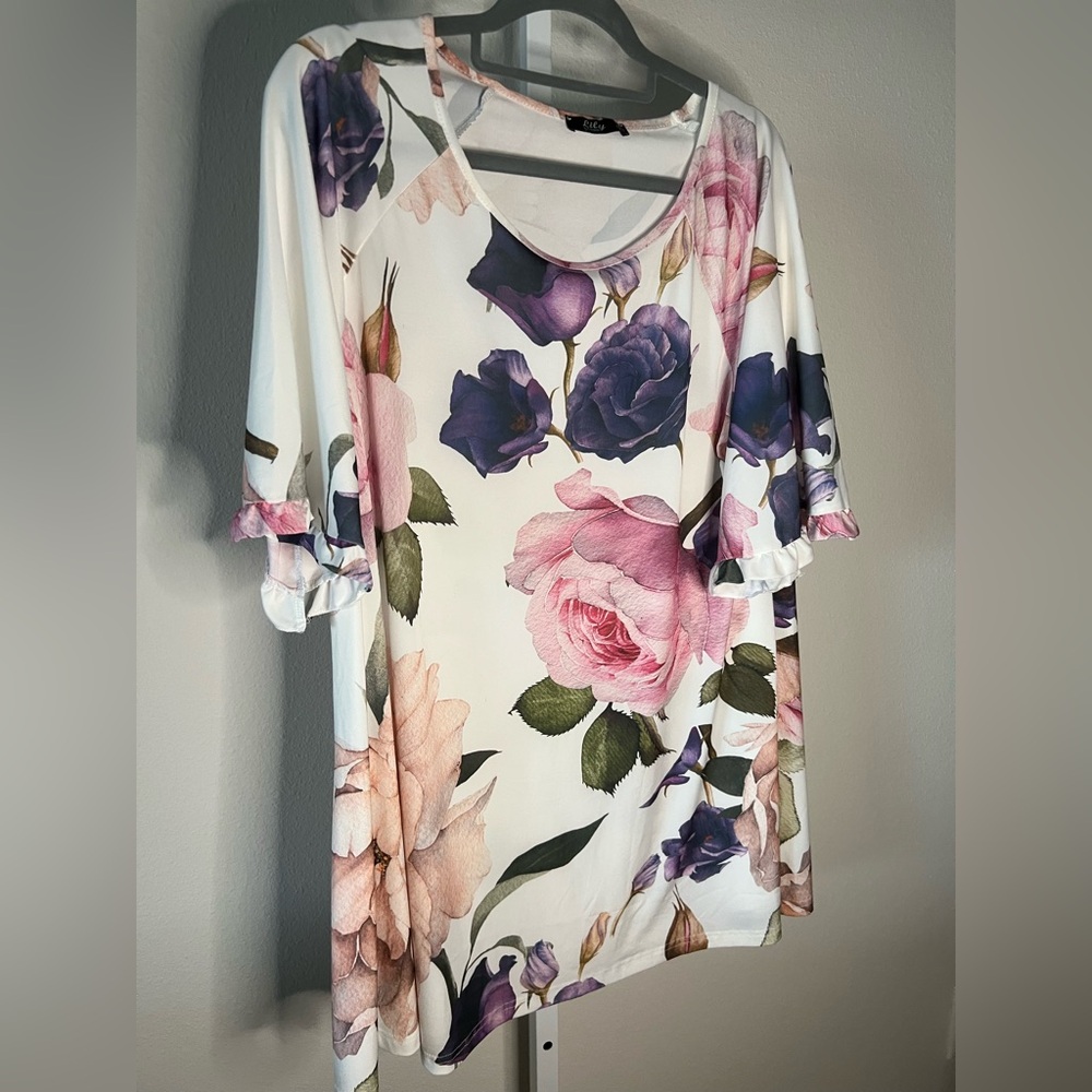 NWOT Lily by Firmiana Floral Tunic Top
